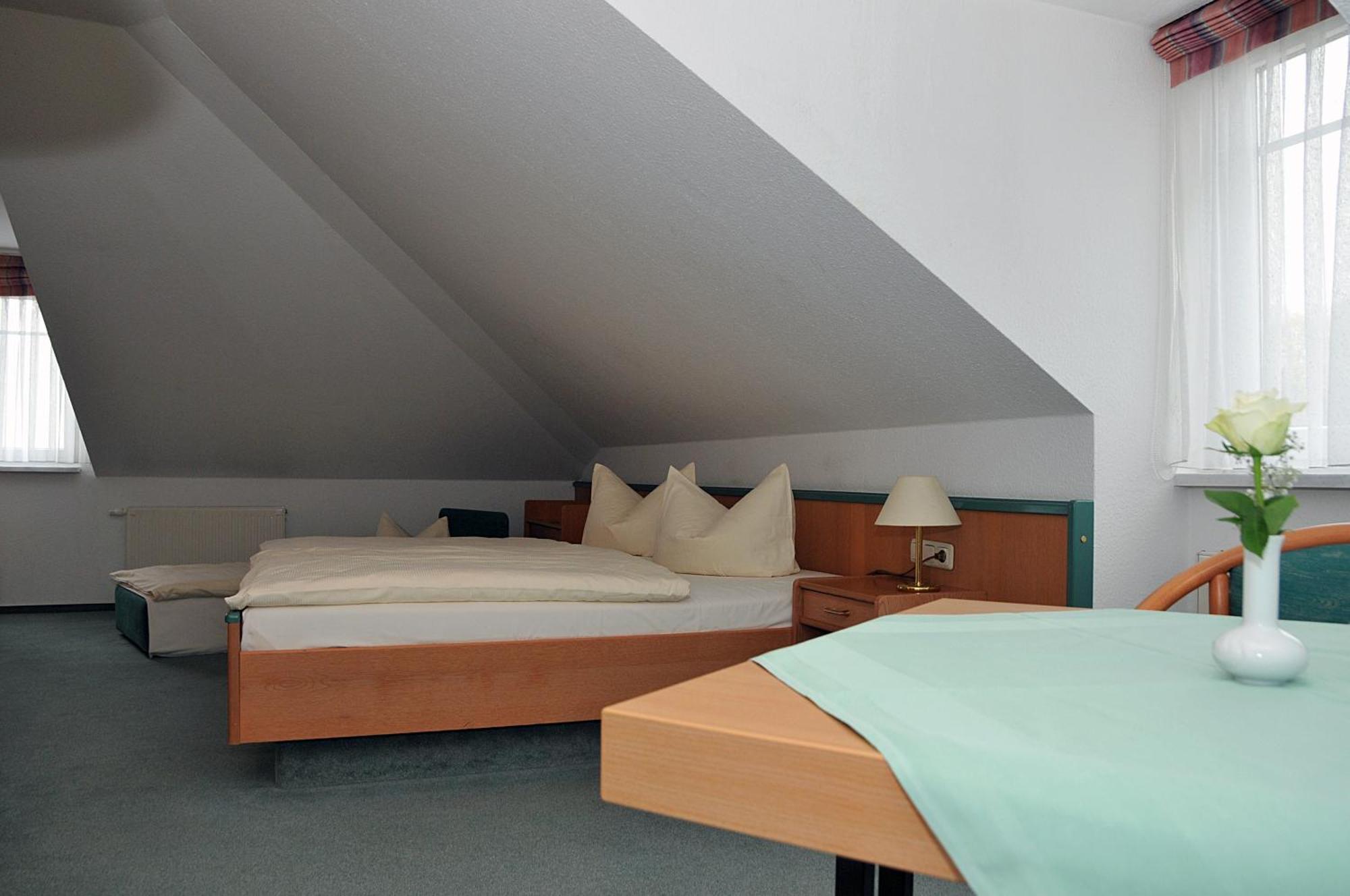 Hotel Friesen Werdau Екстериор снимка