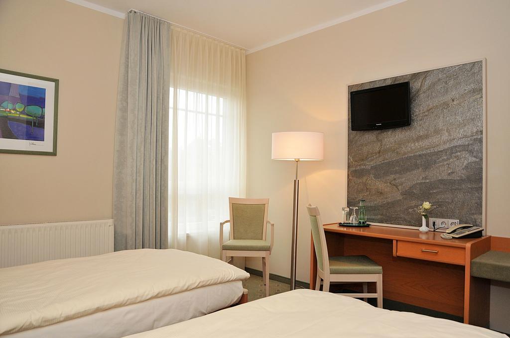 Hotel Friesen Werdau Екстериор снимка