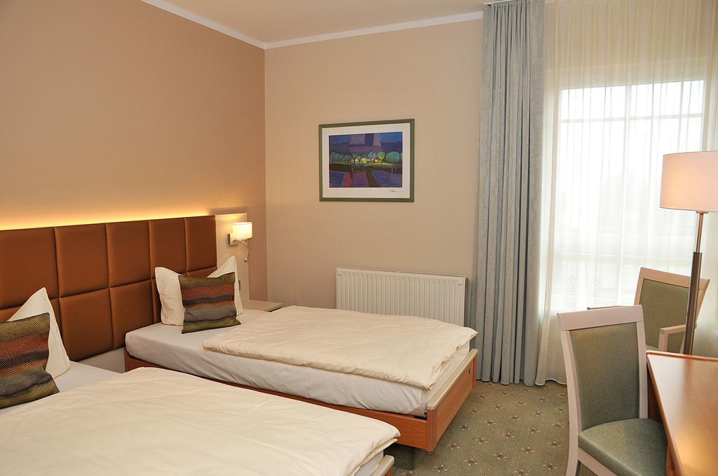 Hotel Friesen Werdau Екстериор снимка